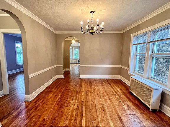 4th image of 6518 N Sacramento Ave #3