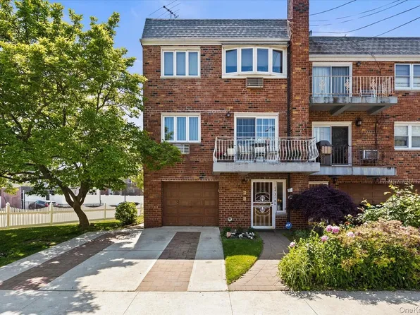 64-32 77th Pl, Flushing, NY 11379