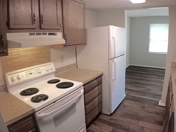 4th image of 7304 Pebblestone Dr APT B