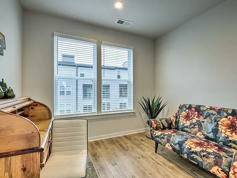 44579 Wolfhound Sq — Photo 20