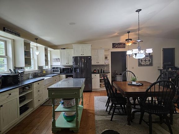 5th image of 3850 English Rd