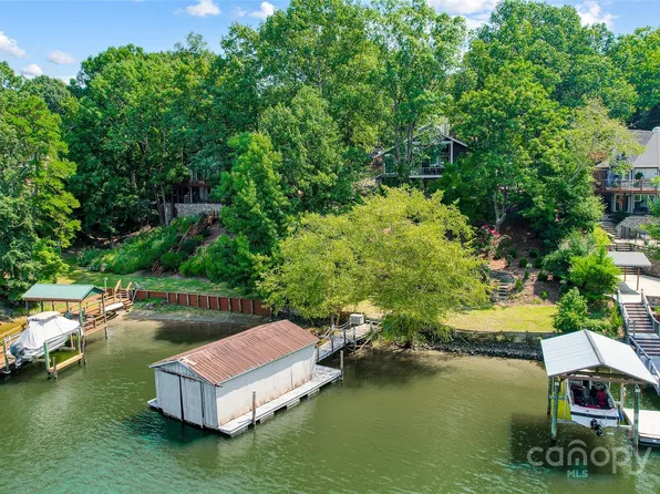 10016 Bora Bora Dr, Tega Cay, SC 29708