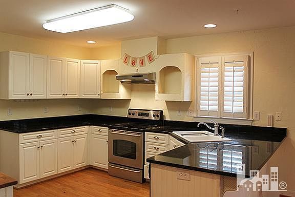 4th image of 3205 Wickford Drive