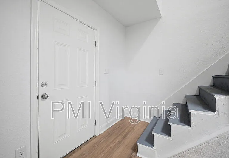 307 N 4th St — Photo 15