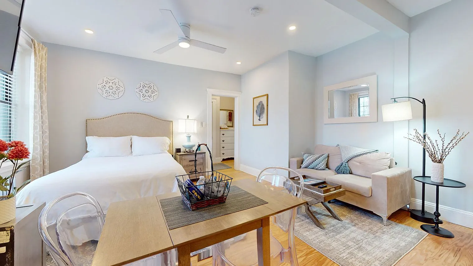 Studio, 1.0 bath, 344 sqft, $3,248 — Photo 3