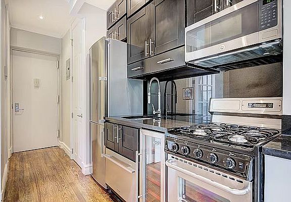 2nd image of 410 E 13th St #5H