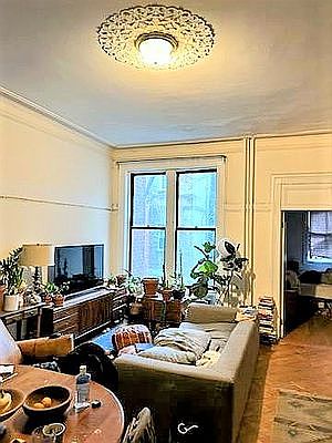 1st image of 39 W 71st St #2