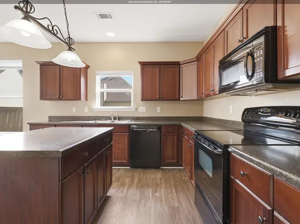 2304 Dunbar Cir, Moody, AL 35004