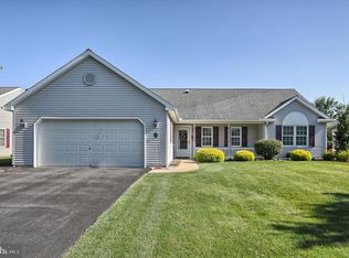 7 Rosemont Dr, Myerstown, PA 17067