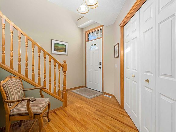 2nd image of 143 Tuscany Meadows Heath NW
