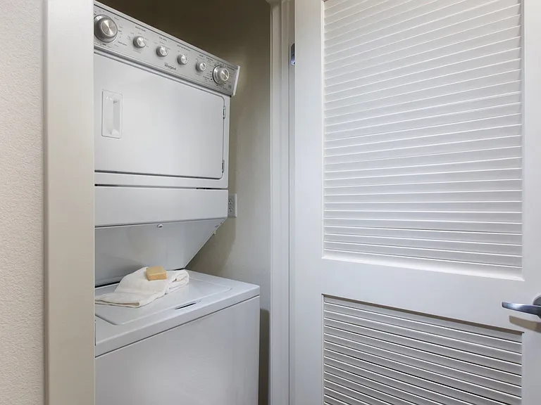 Alcove — Photo 12