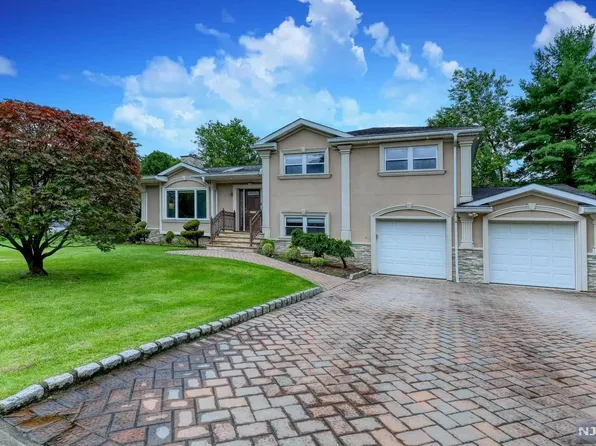 8 Gurney Ter, Fair Lawn, NJ 07410