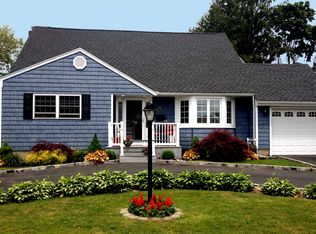 1518 11th St, West Babylon, NY 11704