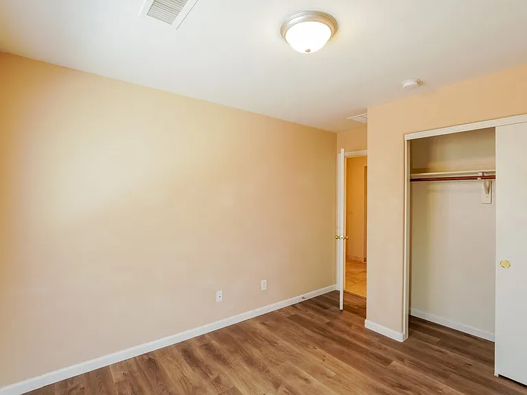 25670 W Saint Kateri Ct — Photo 13