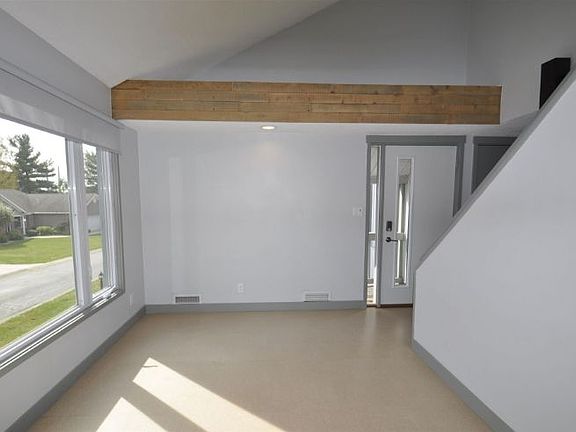 5th image of 18101 Stoneridge St APT F