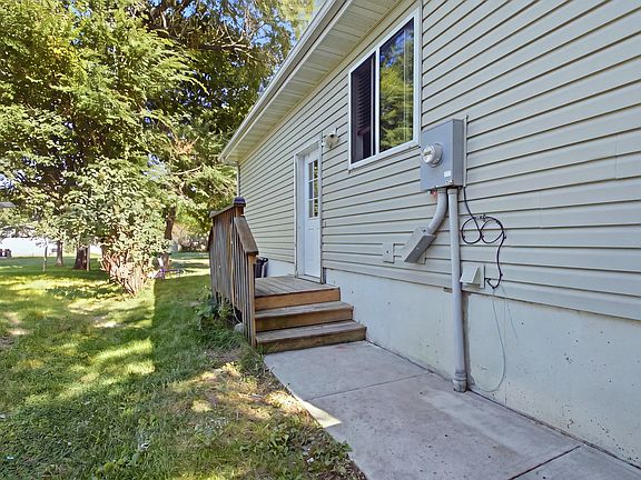 2nd image of 925 S 11th St