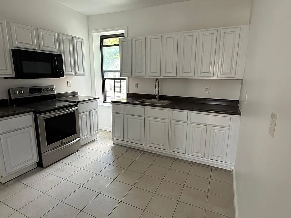 244 S Broadway #3E