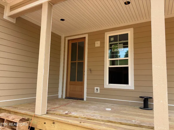 330 Roddy Branch Rd, Rockford, TN 37853