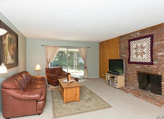 4th image of 2712 Larchmont Ave