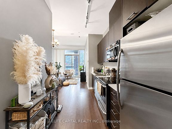 2nd image of 20 Bruyeres Mews #628