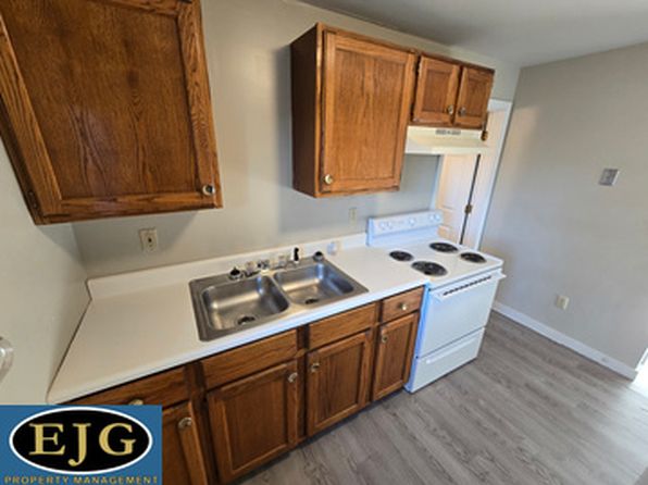 16 Groton St APT 2L