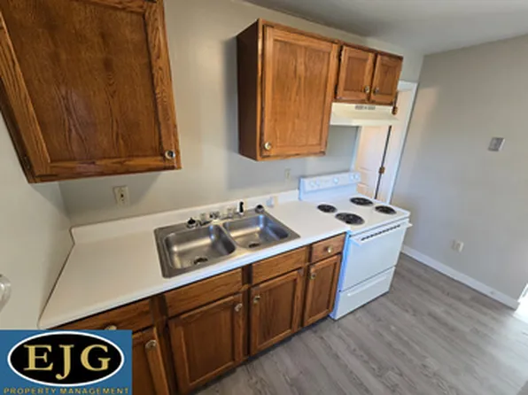 16 Groton St APT 2L, Ayer, MA 01432