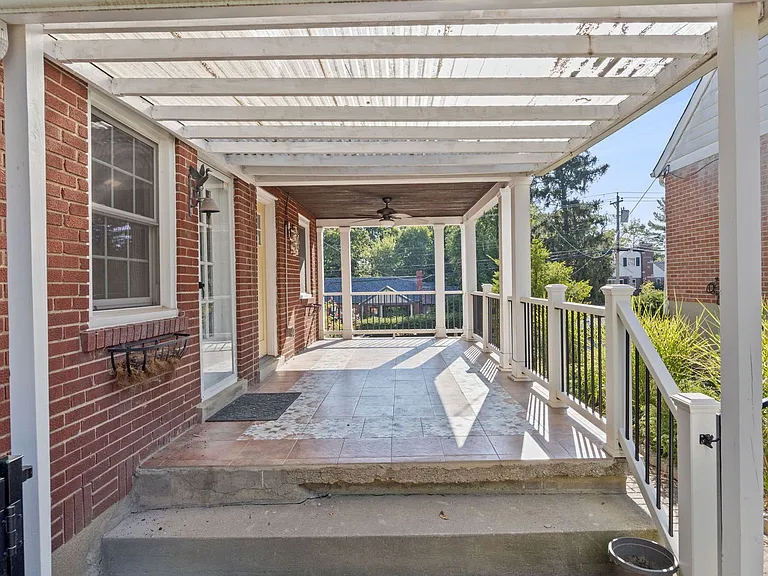 1377 Collinsdale Ave — Photo 36