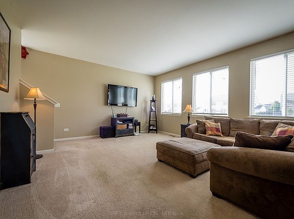 5th image of 25133 Scott Dr