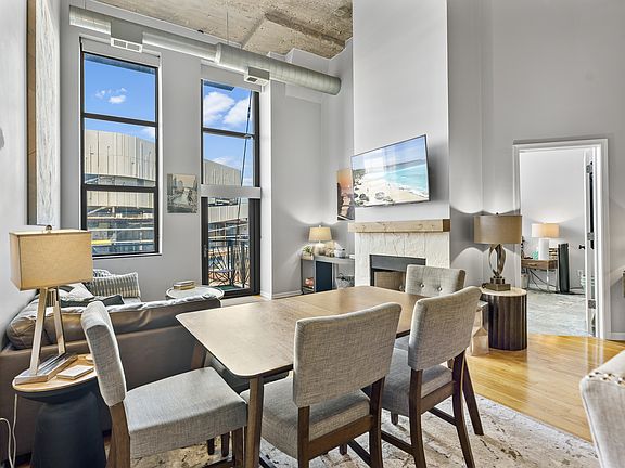 5th image of 758 N Larrabee St APT 305
