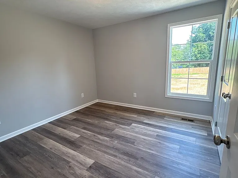 307 W Coffee St — Photo 17