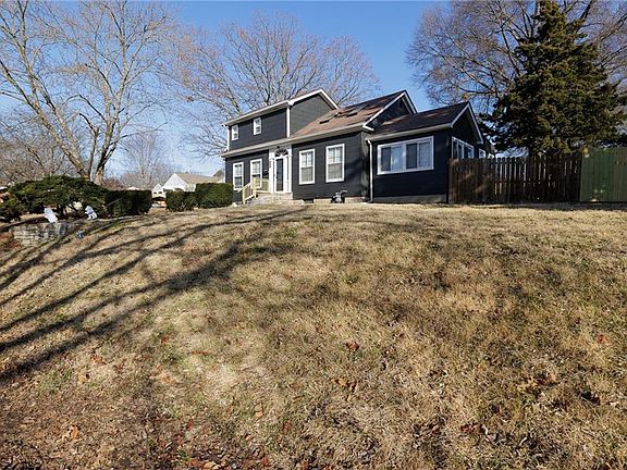 3rd image of 528 S Hedges St