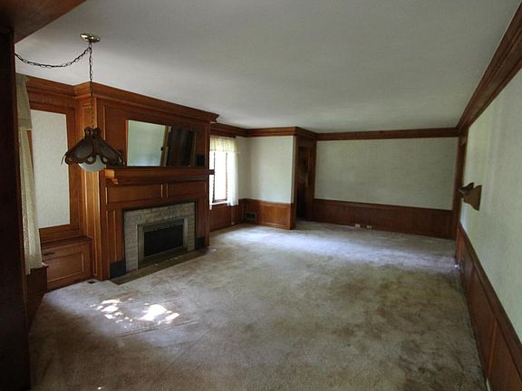 2nd image of 29306 Durand AVENUE