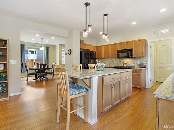 5th image of 8420 Vashon Dr NE