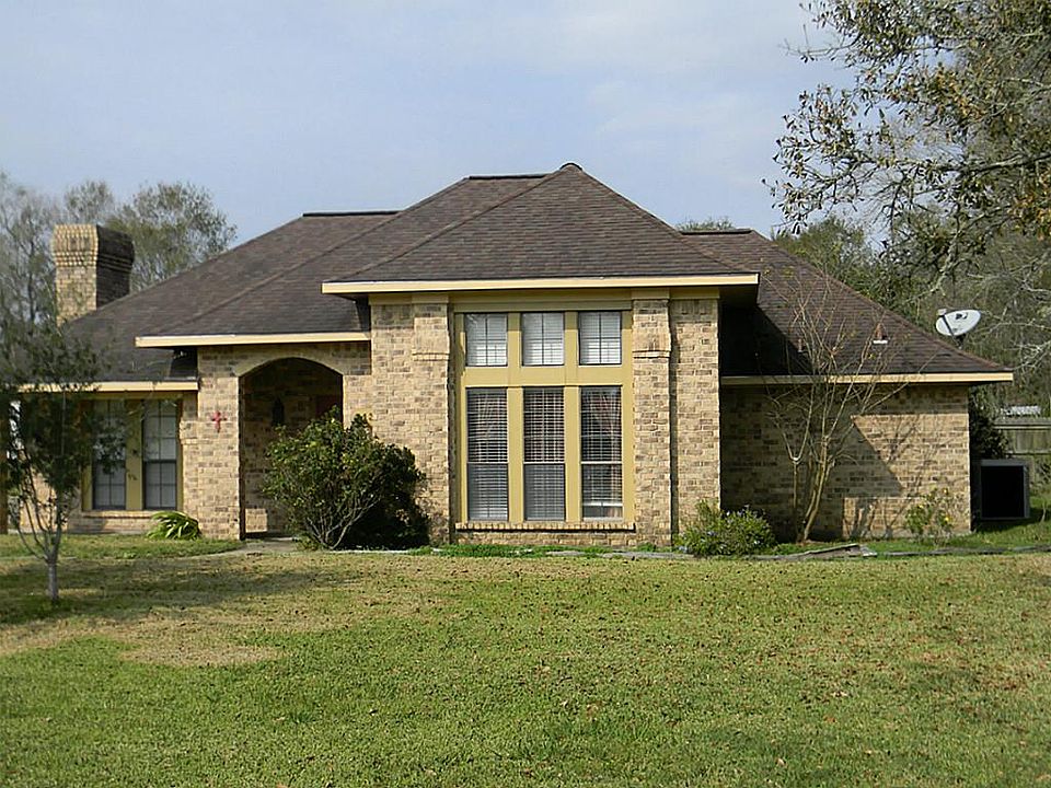 1st image of 413 River Oaks Dr