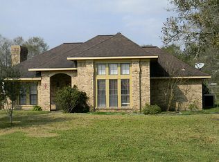 413 River Oaks Dr, Mont Belvieu, TX 77523