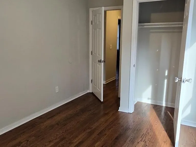 212 N Walnut St — Photo 15