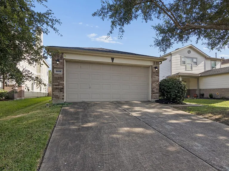 2658 Skyview Downs Dr — Photo 3