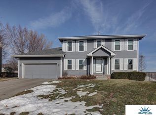 15610 Polk Cir, Omaha, NE 68135