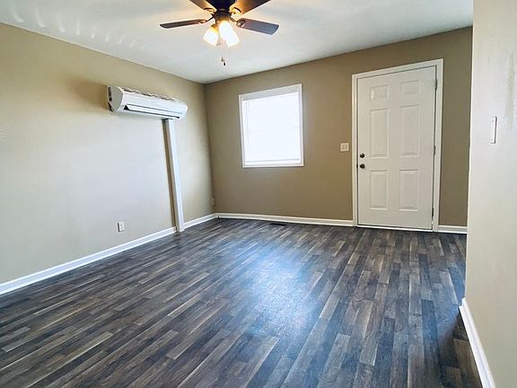 5th image of 410 Manor Dr #B1