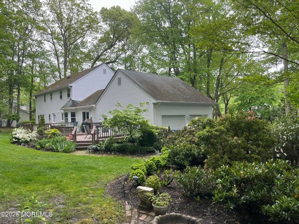 3 Fairway Ln