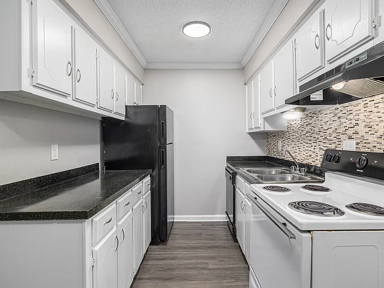 Residences at Overlook — Photo 31