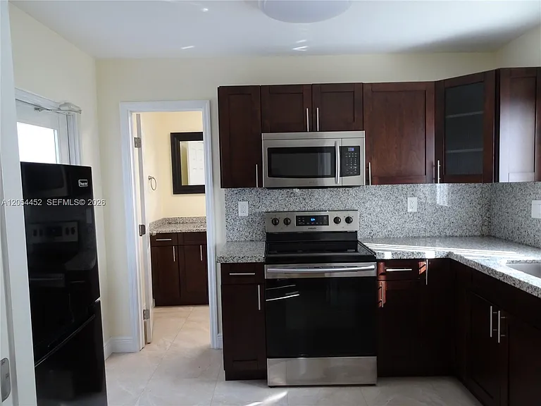 226 NE 25th Ave #2 — Photo 4