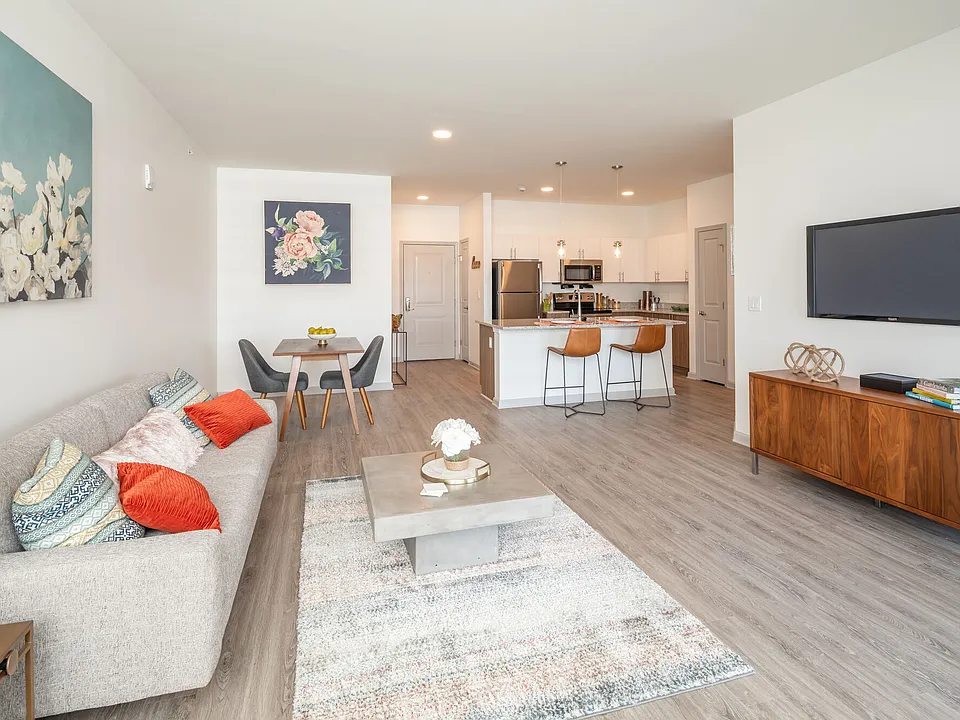 Edgewater Apartments and Townhomes