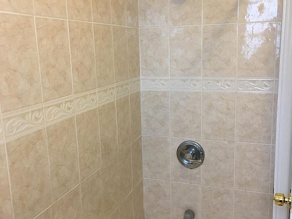 5th image of 42 Sterling Ave #1