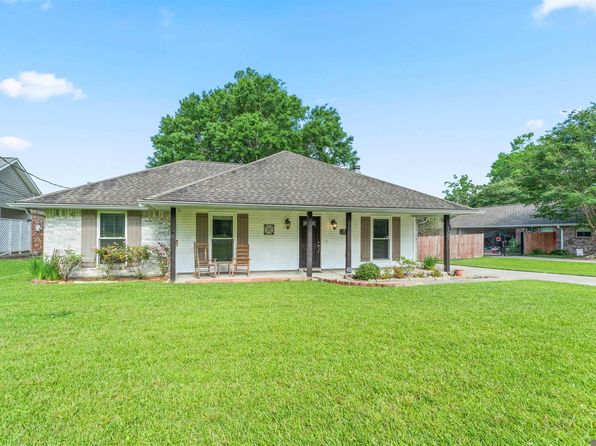 3721 Cedar St, Zachary, LA 70791