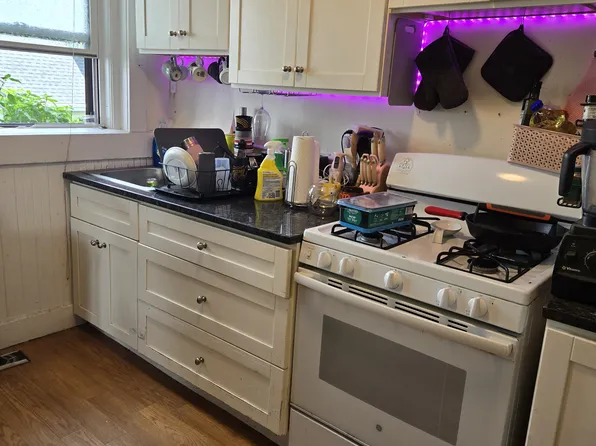 80 Empire St APT 5, Allston, MA 02134