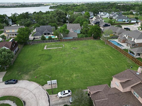 4th image of 540 Birdsong Dr
