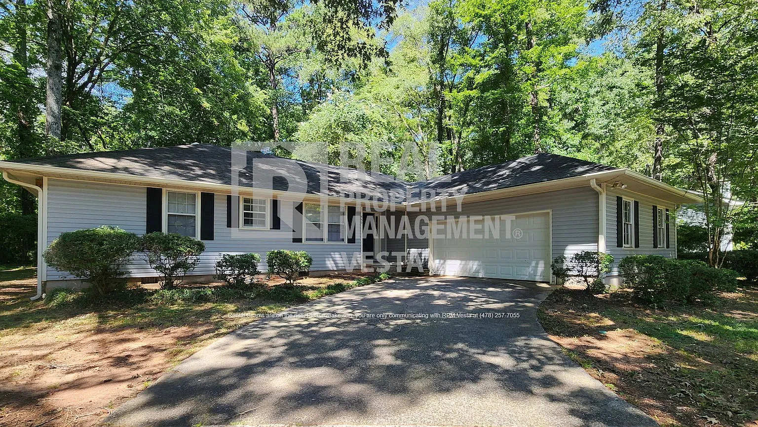 3 bed, 2.0 bath, 1900 sqft, $1,750 — Photo 1