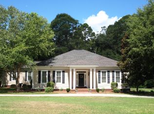 63 Edgewater Dr, Tifton, GA 31793