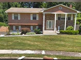 40 Haller Cres, Spring Valley, NY 10977